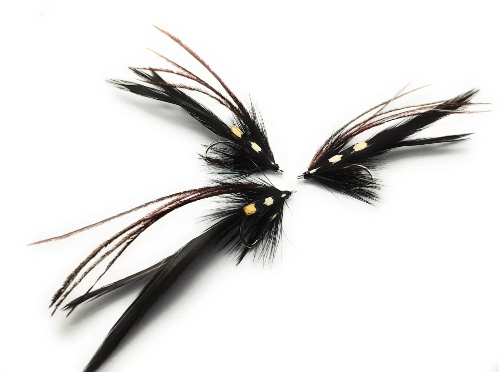 Flat Wing Brush Black Saltwater Fly <p> 2 artificiali. – featured