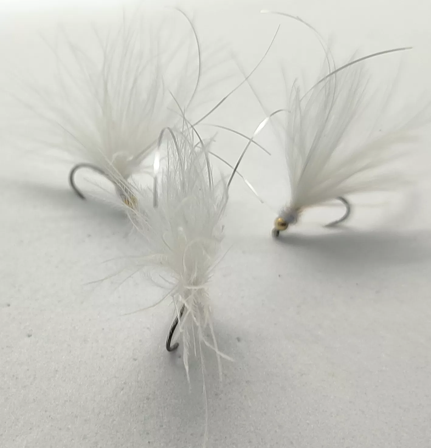 Upright Marabou Wing | White<p> 3 artificiali. – featured